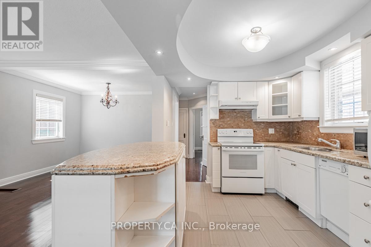 Upper - 26 Rednor Road, Toronto, Ontario  M4C 4B4 - Photo 4 - E12599326