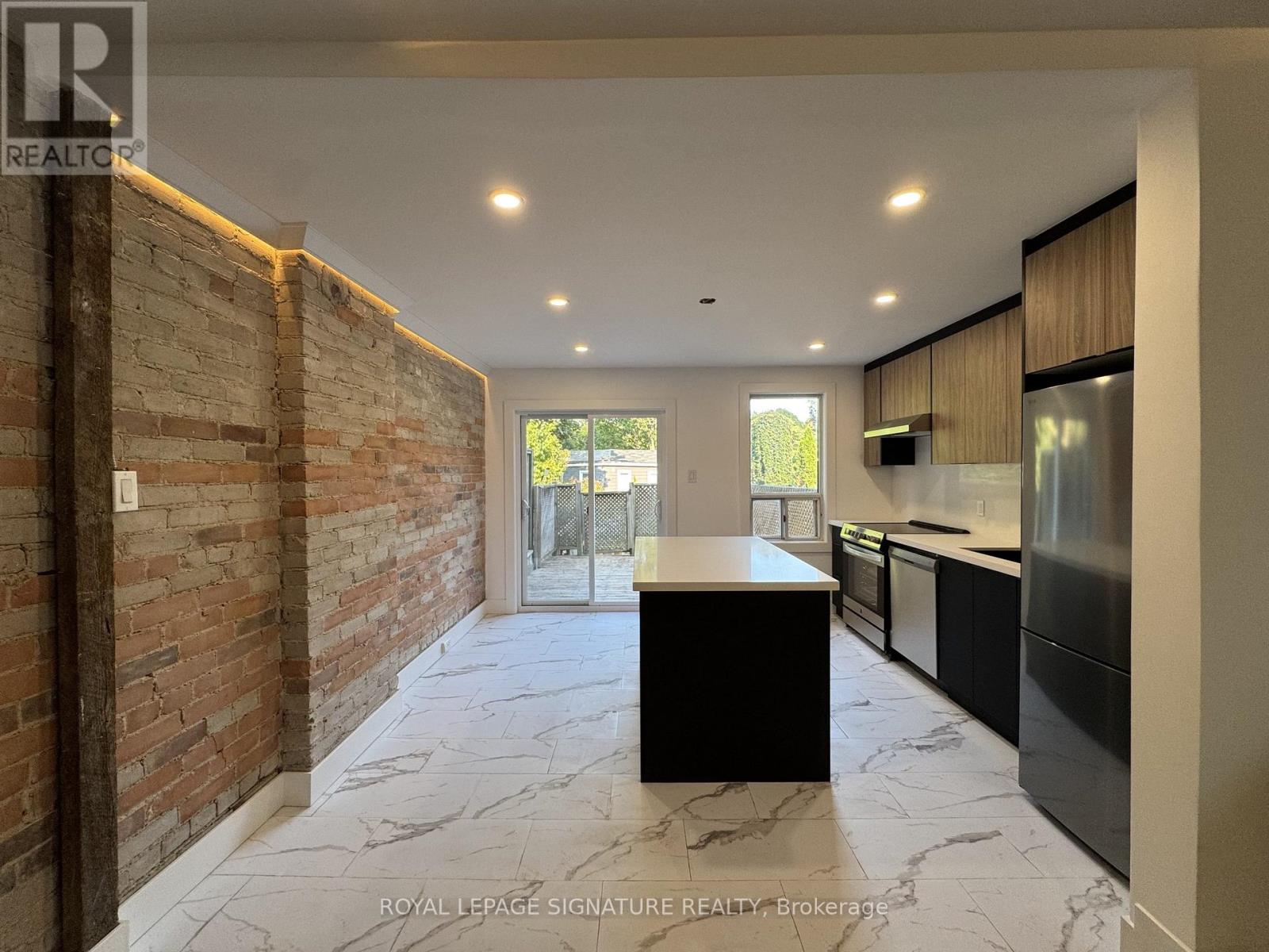 Main & Lower - 25 Firstbrooke Road, Toronto, Ontario  M4E 2L2 - Photo 2 - E12599362