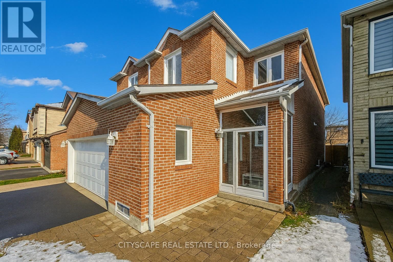 67 Brickstone Circle, Vaughan, Ontario  L4J 6M5 - Photo 3 - N12599298