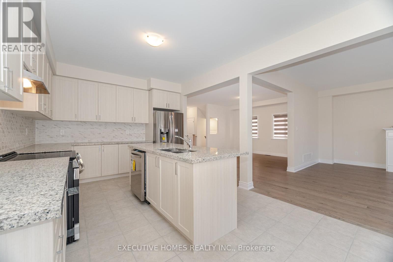 6 Mac Campbell Way, Bradford West Gwillimbury (Bradford), Ontario L3Z 4M7 - Photo 12 - N12599314