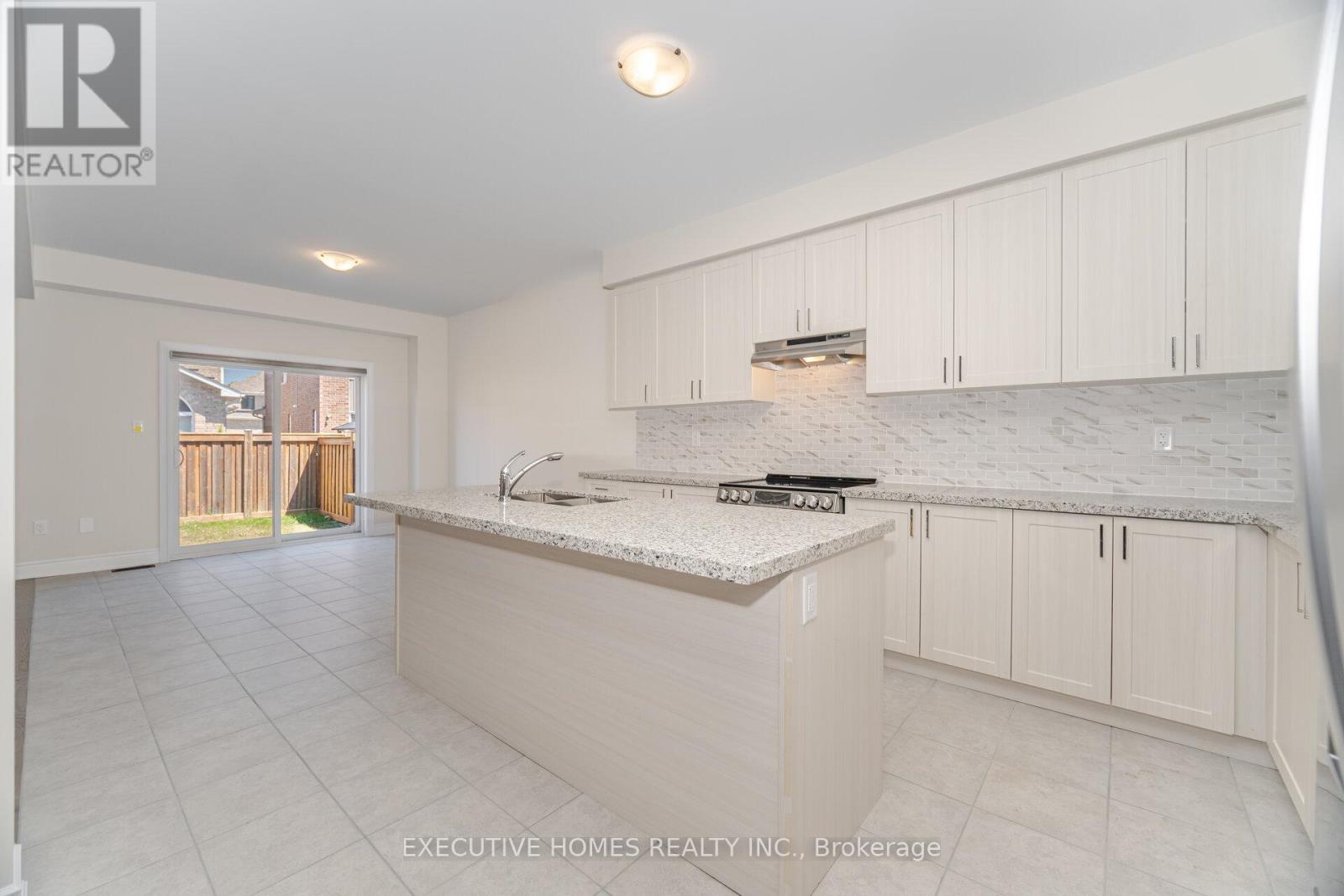 6 Mac Campbell Way, Bradford West Gwillimbury (Bradford), Ontario L3Z 4M7 - Photo 13 - N12599314