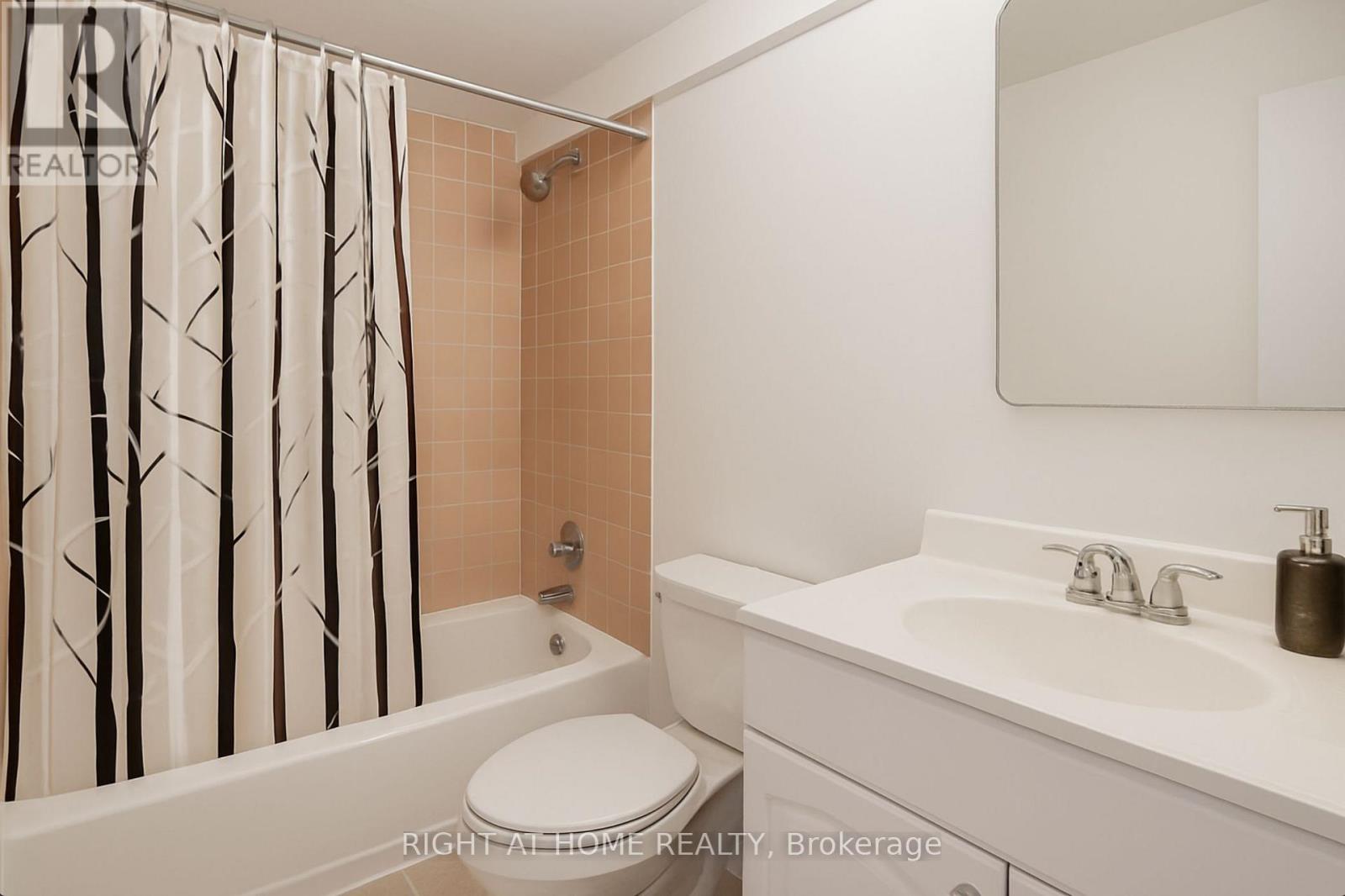37 - 37 The Carriage Way, Markham, Ontario  L3T 4V1 - Photo 15 - N12599346