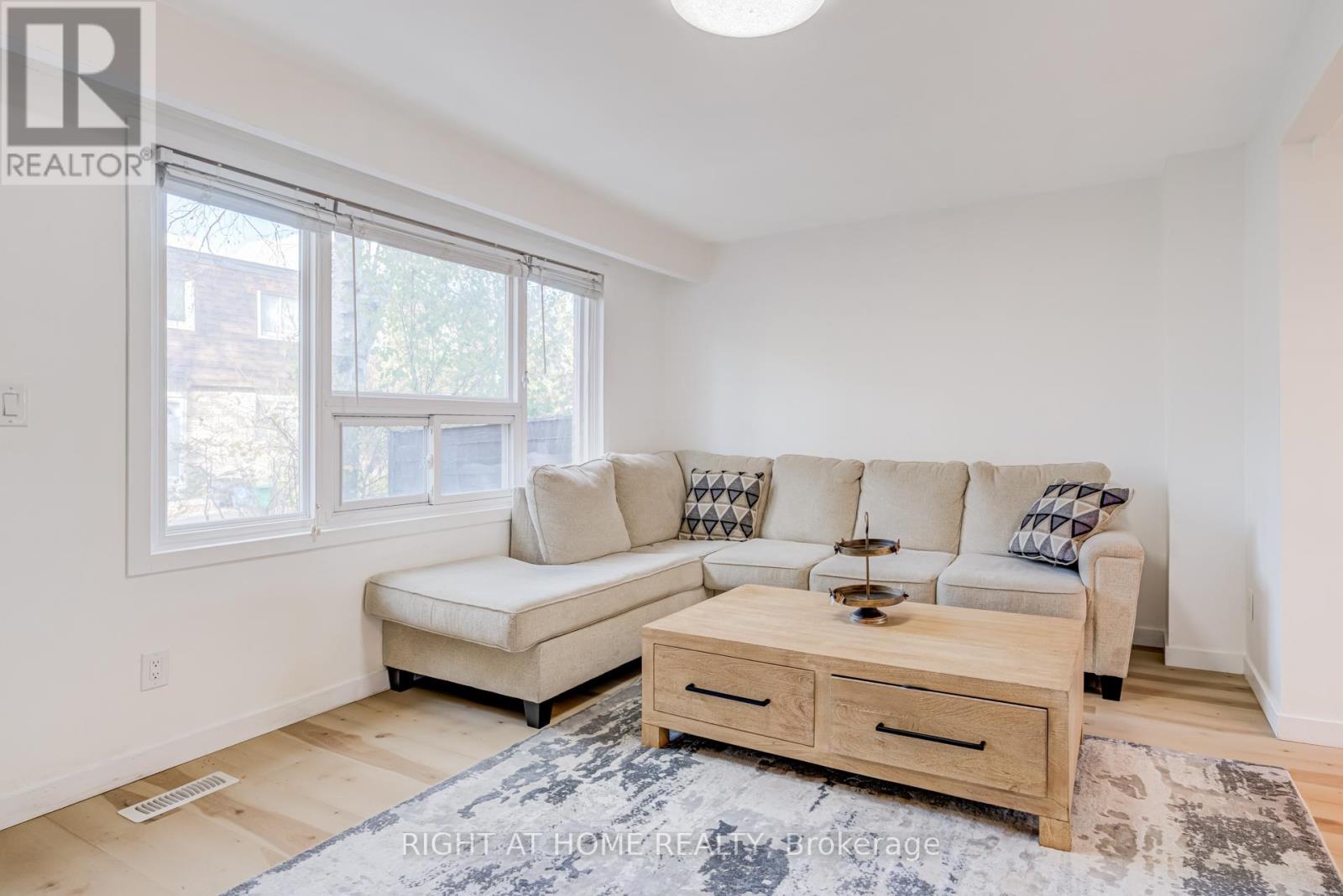 37 - 37 The Carriage Way, Markham, Ontario  L3T 4V1 - Photo 8 - N12599346