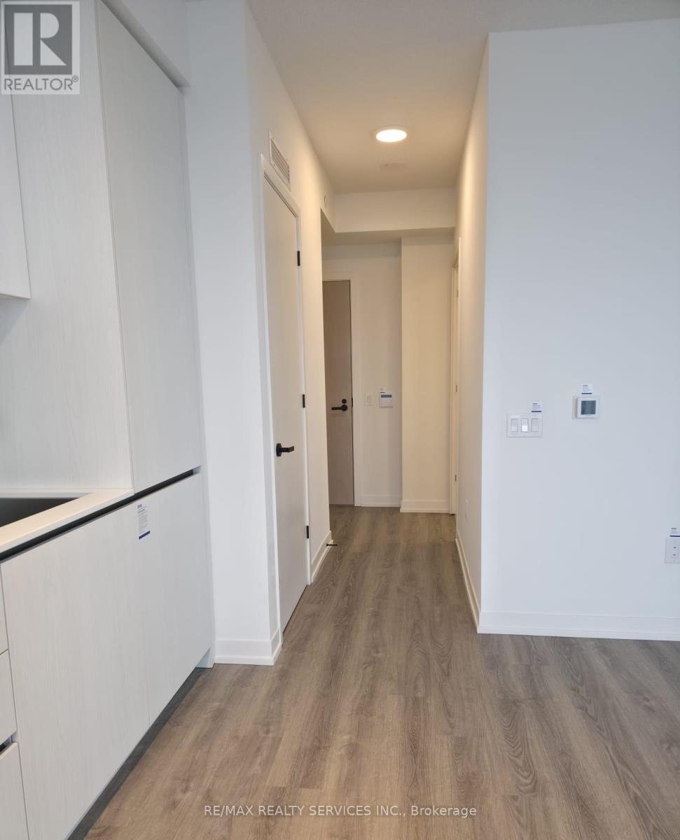 2006 - 8 Interchange Way W, Vaughan, Ontario  L4K 5Z7 - Photo 11 - N12599410