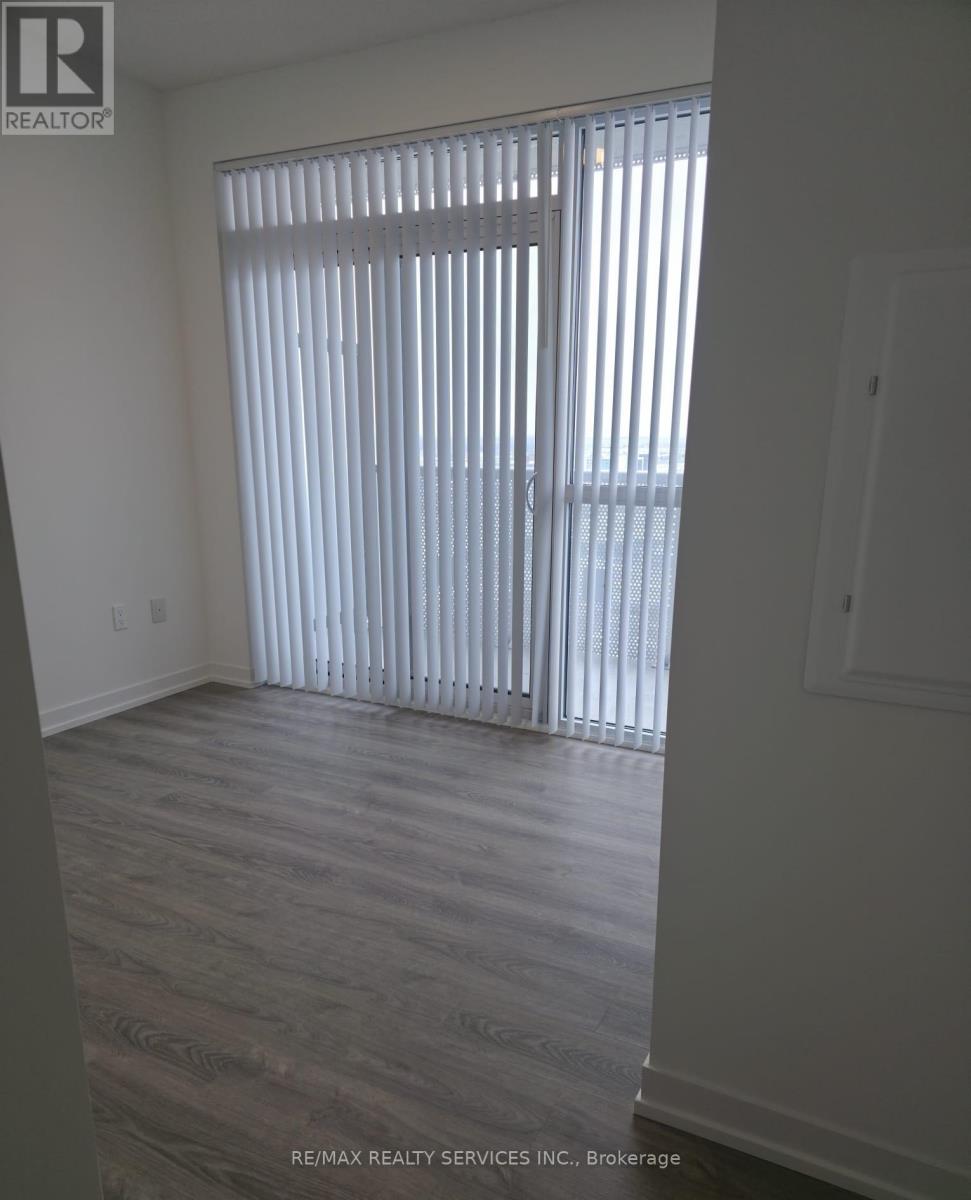 2006 - 8 Interchange Way W, Vaughan, Ontario  L4K 5Z7 - Photo 5 - N12599410