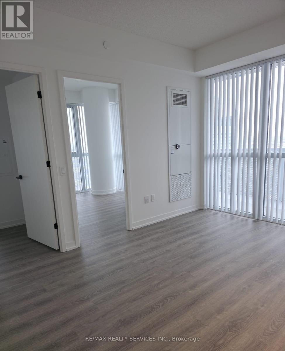 2006 - 8 Interchange Way W, Vaughan, Ontario  L4K 5Z7 - Photo 6 - N12599410