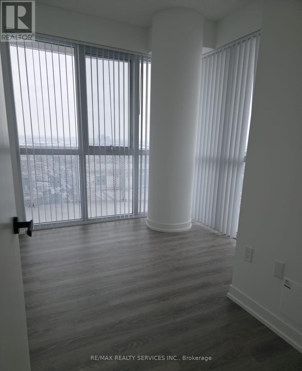 2006 - 8 Interchange Way W, Vaughan, Ontario  L4K 5Z7 - Photo 8 - N12599410