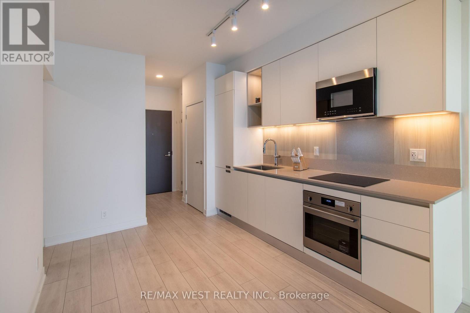 1210 - 39 Mary Street, Barrie (City Centre), Ontario L4N 1S9 - Photo 4 - S12599406