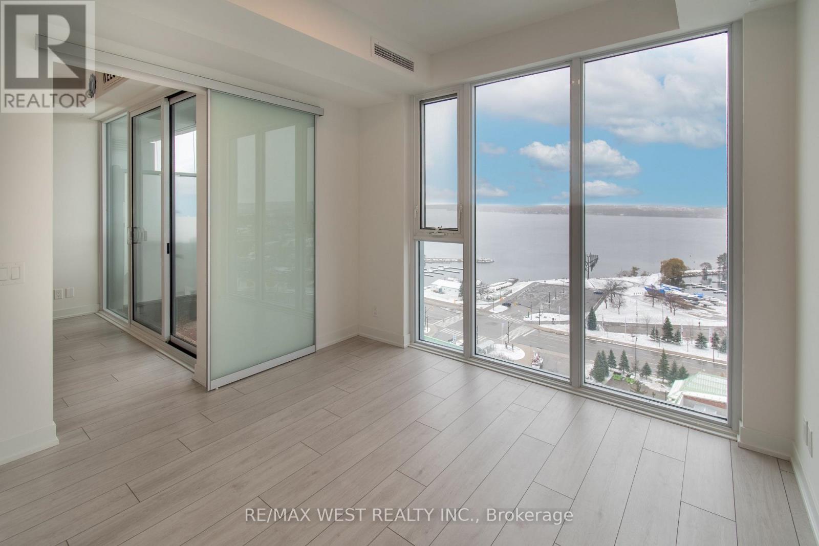 1210 - 39 Mary Street, Barrie (City Centre), Ontario L4N 1S9 - Photo 8 - S12599406