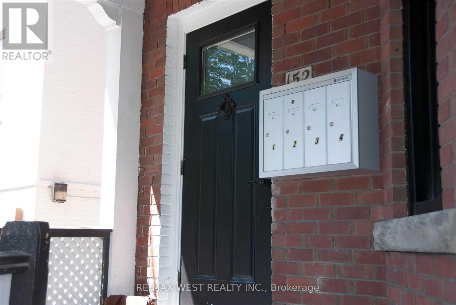 4 - 152 Dowling Avenue, Toronto, Ontario  M6K 3A6 - Photo 11 - W12599236