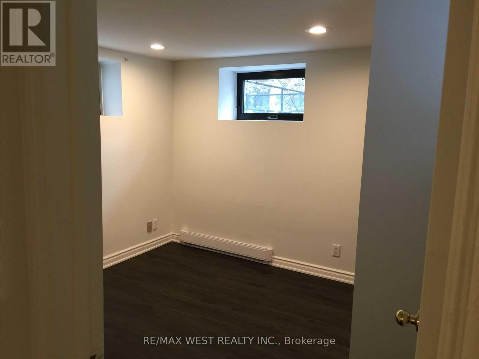 4 - 152 Dowling Avenue, Toronto, Ontario  M6K 3A6 - Photo 3 - W12599236