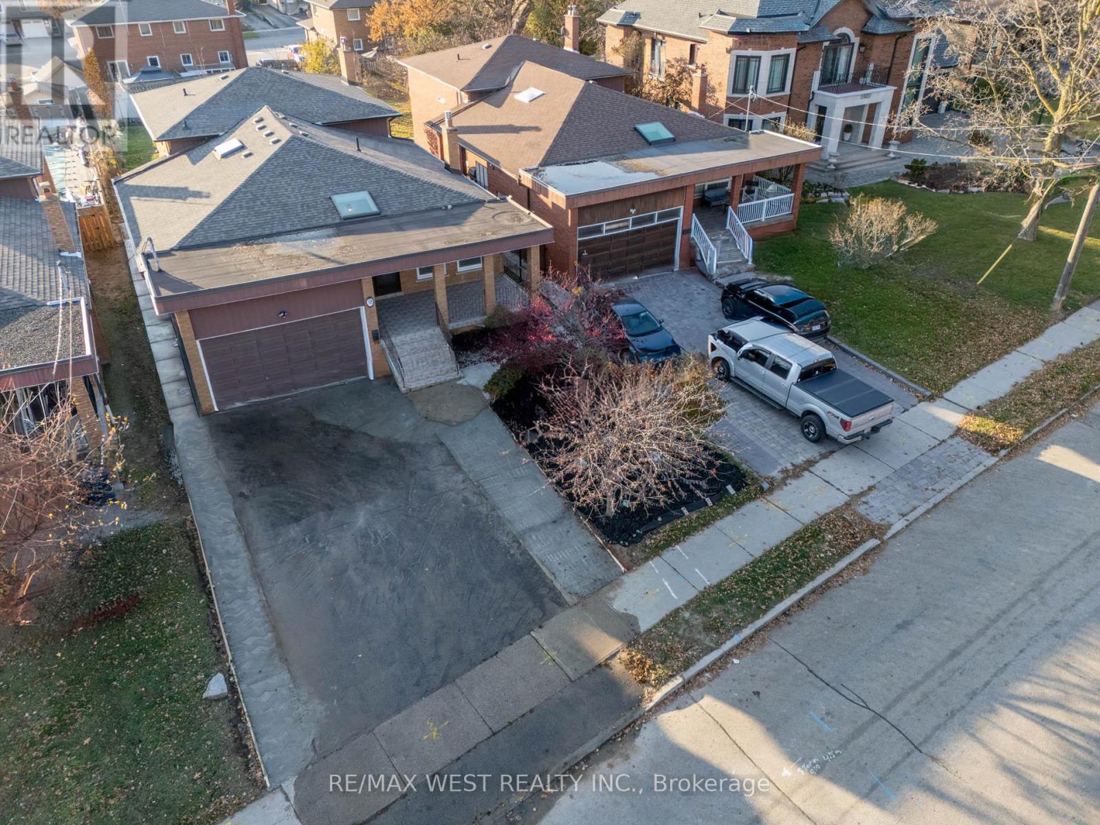 A - 38 Larchmere Avenue, Toronto, Ontario  M9L 2N3 - Photo 17 - W12599256