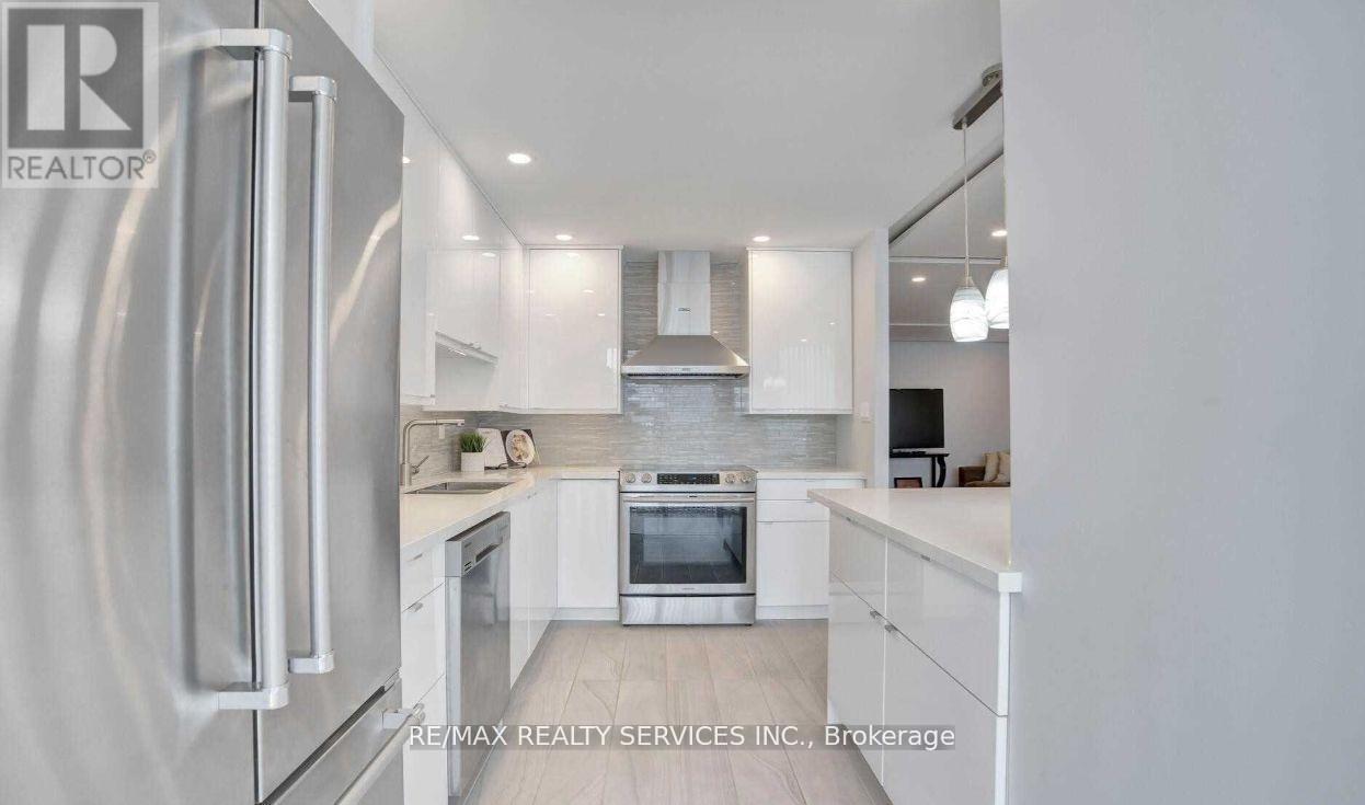 407 - 350 Webb Drive, Mississauga, Ontario  L5B 3W4 - Photo 10 - W12599262