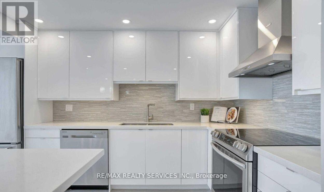 407 - 350 Webb Drive, Mississauga, Ontario  L5B 3W4 - Photo 15 - W12599262