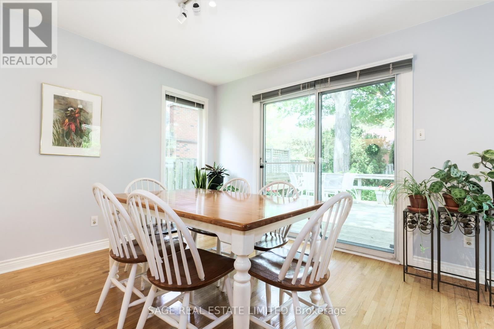 1859 Sherwood Forrest Circle, Mississauga, Ontario  L5K 2G6 - Photo 13 - W12599268