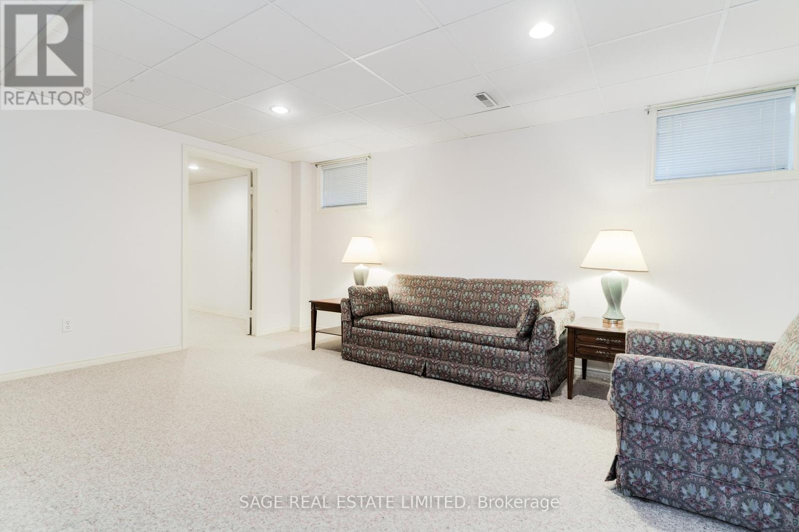 1859 Sherwood Forrest Circle, Mississauga, Ontario  L5K 2G6 - Photo 30 - W12599268