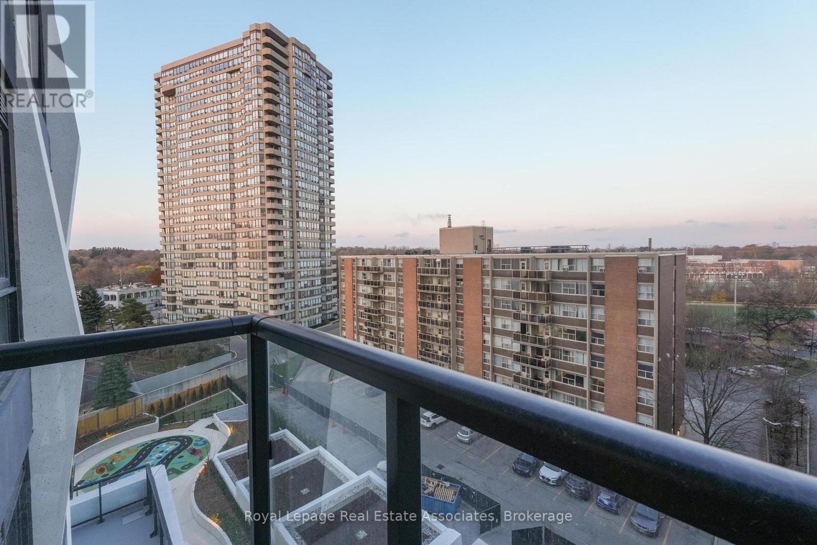 714 - 60 Central Park Roadway, Toronto, Ontario  M9A 3K1 - Photo 11 - W12599334