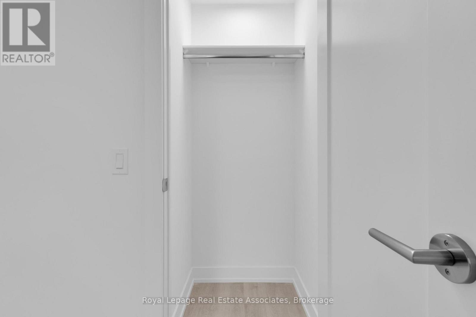 714 - 60 Central Park Roadway, Toronto, Ontario  M9A 3K1 - Photo 15 - W12599334