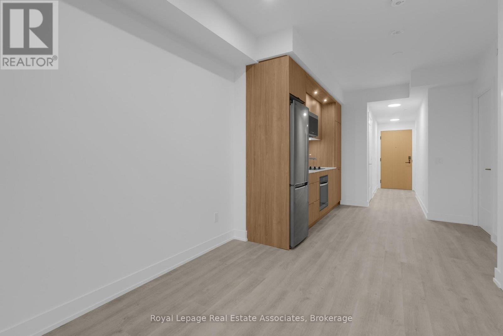 714 - 60 Central Park Roadway, Toronto, Ontario  M9A 3K1 - Photo 7 - W12599334