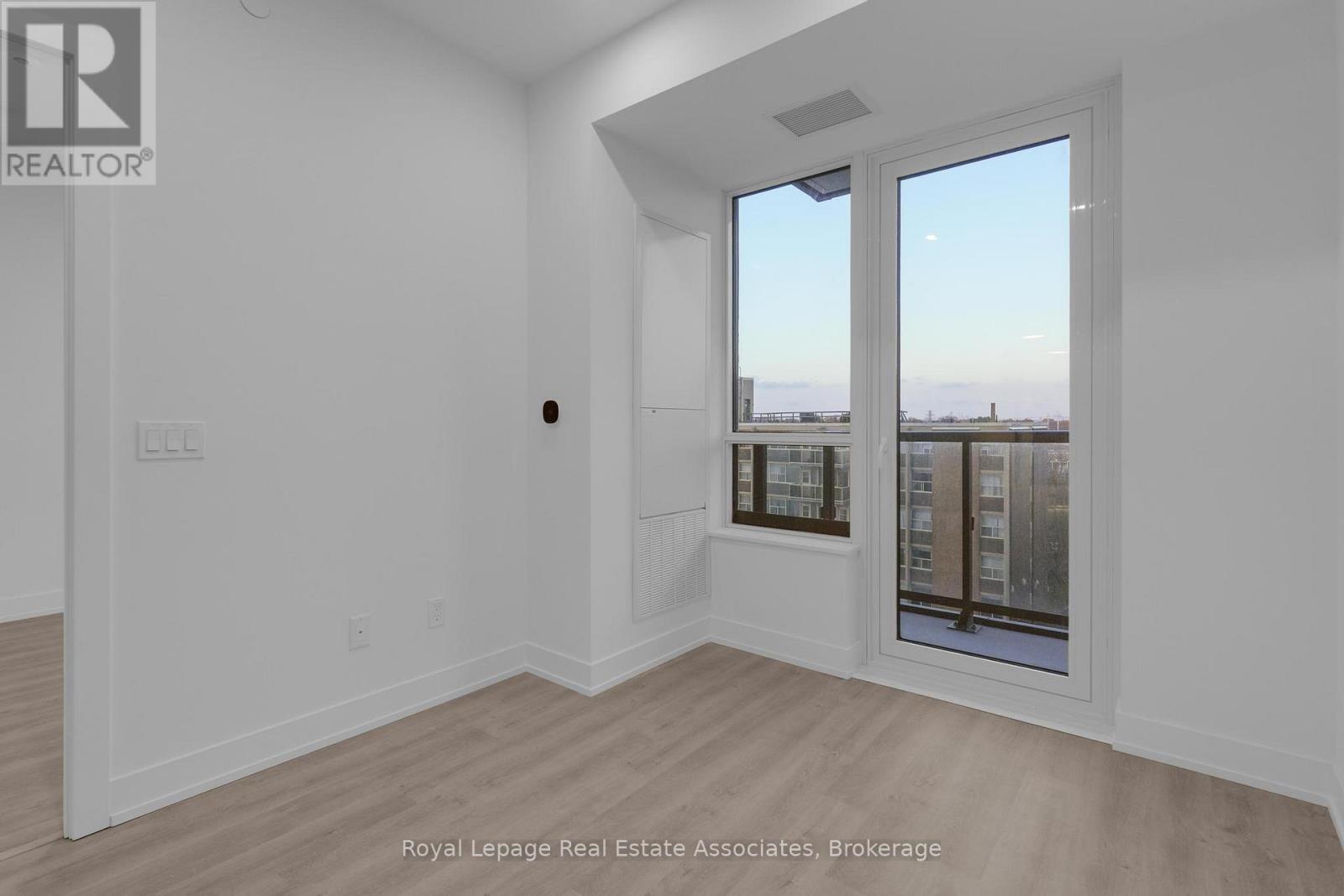 714 - 60 Central Park Roadway, Toronto, Ontario  M9A 3K1 - Photo 9 - W12599334