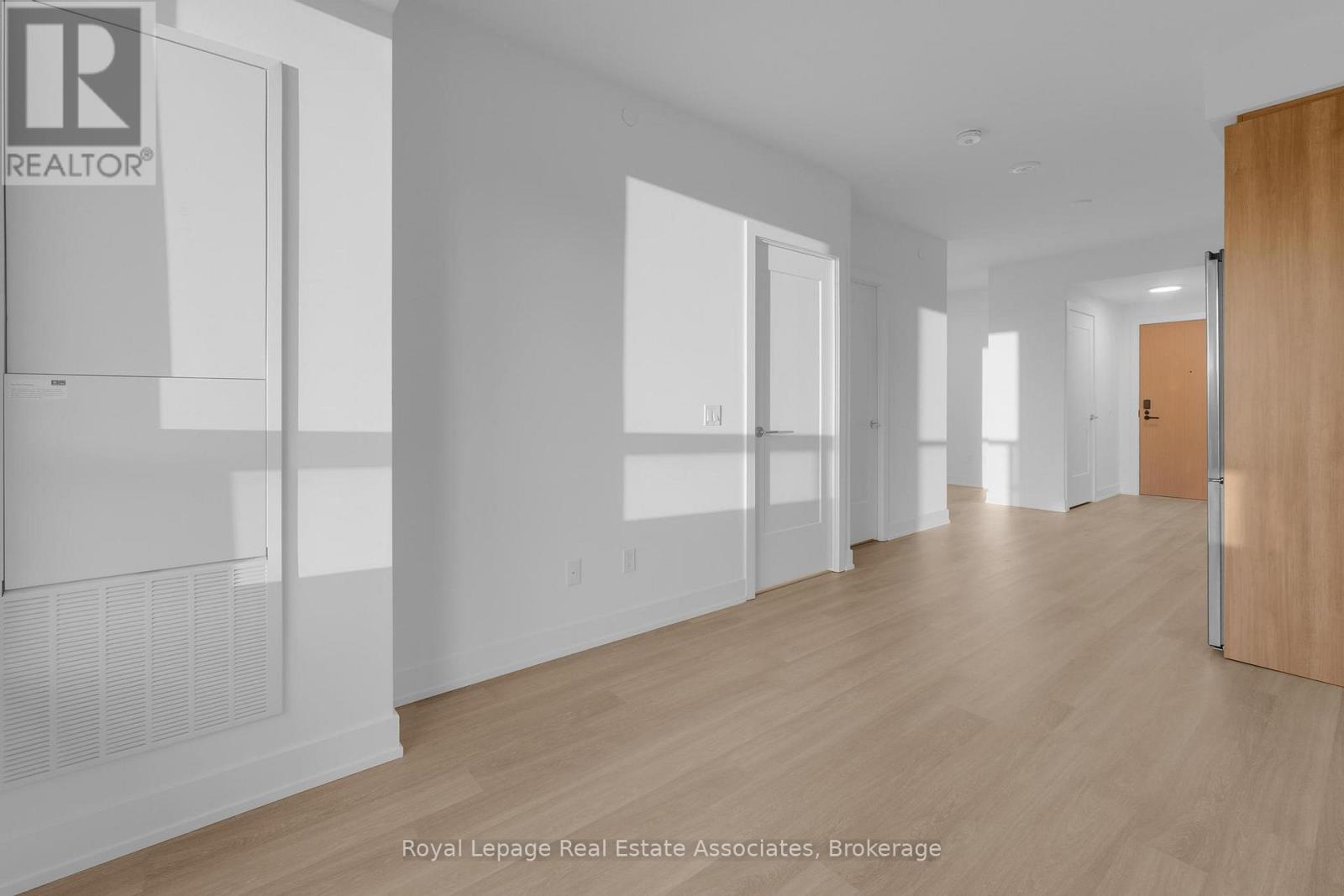 1008 - 60 Central Park Roadway, Toronto, Ontario  M9A 3K1 - Photo 13 - W12599342