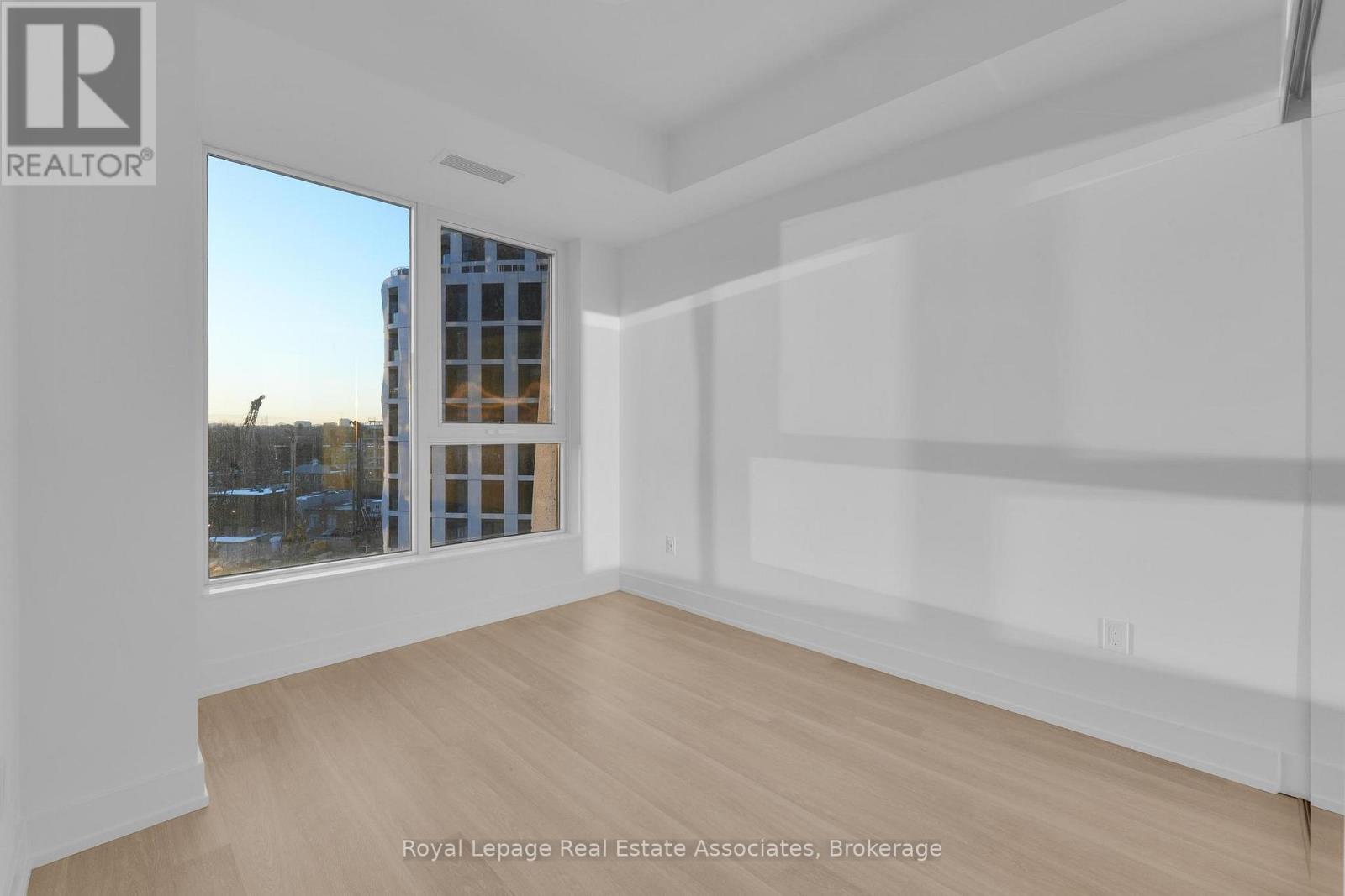 1008 - 60 Central Park Roadway, Toronto, Ontario  M9A 3K1 - Photo 14 - W12599342