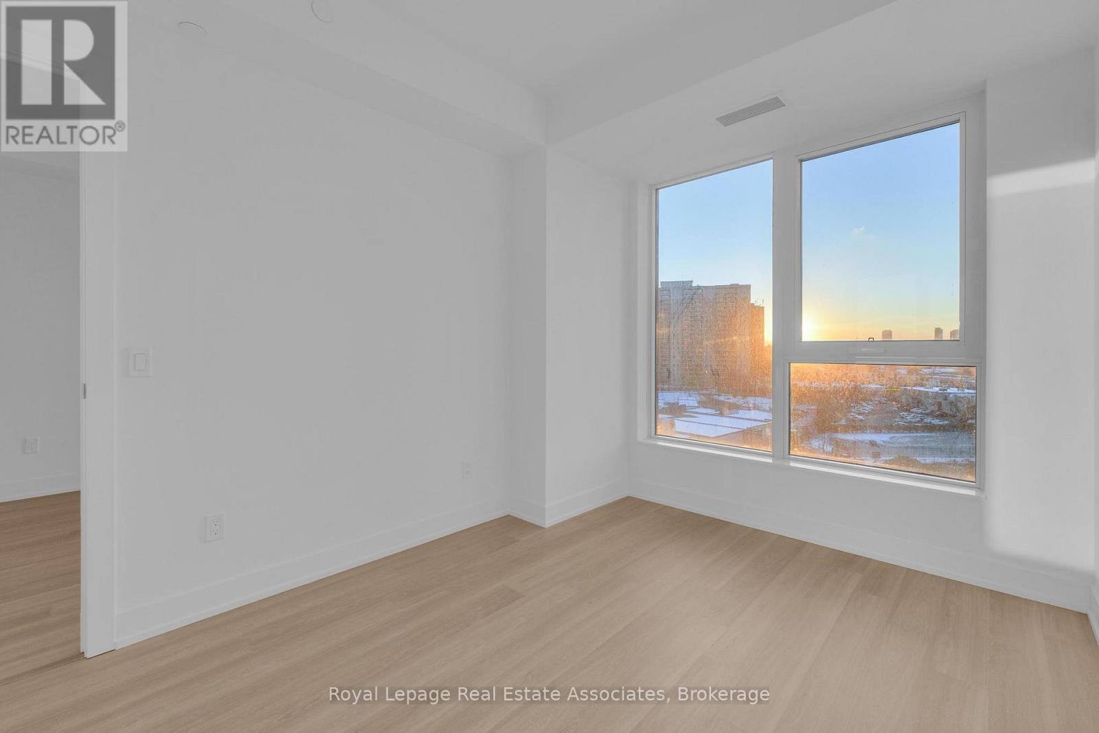 1008 - 60 Central Park Roadway, Toronto, Ontario  M9A 3K1 - Photo 16 - W12599342