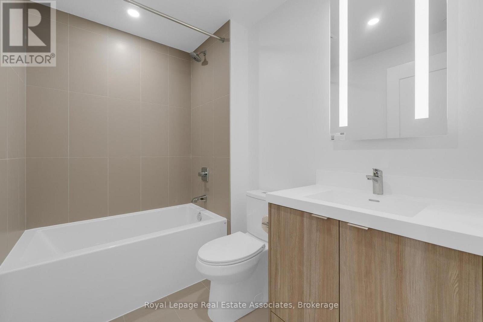 1008 - 60 Central Park Roadway, Toronto, Ontario  M9A 3K1 - Photo 17 - W12599342