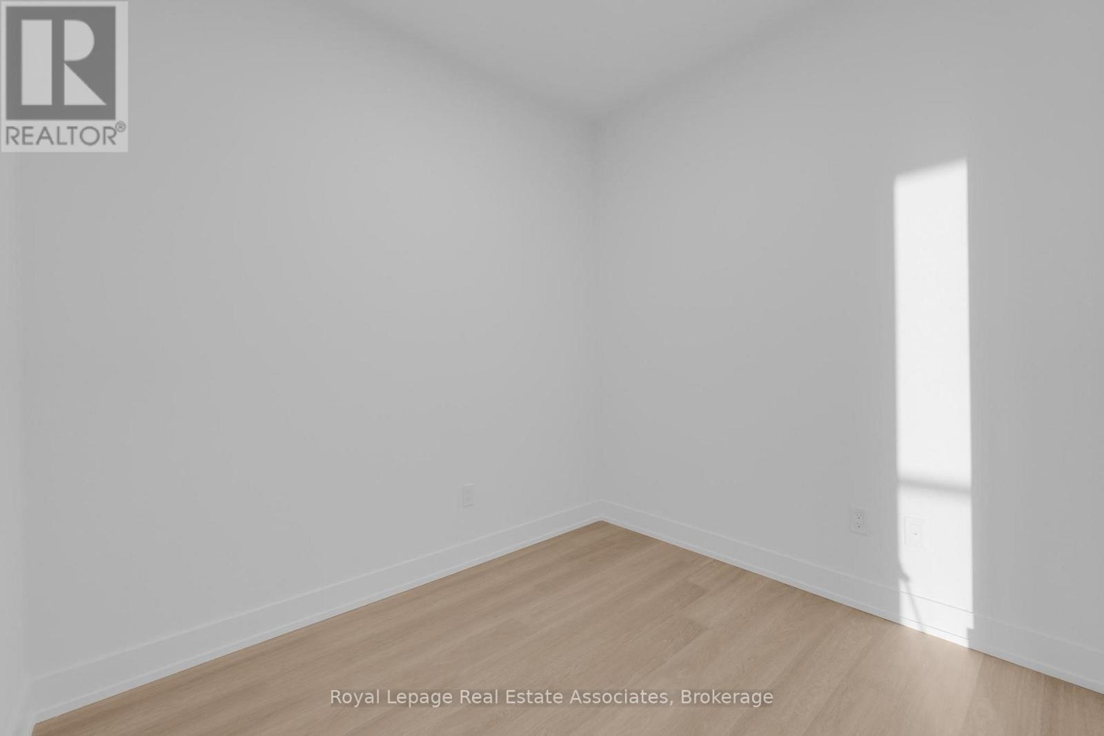 1008 - 60 Central Park Roadway, Toronto, Ontario  M9A 3K1 - Photo 6 - W12599342