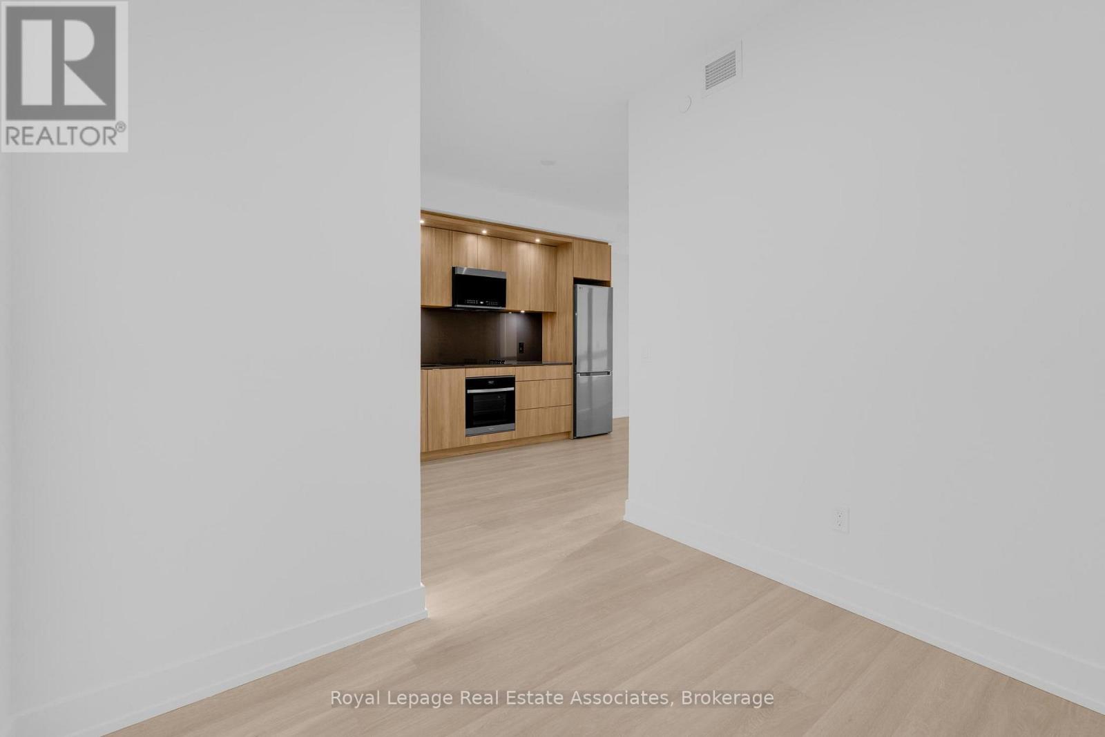 1008 - 60 Central Park Roadway, Toronto, Ontario  M9A 3K1 - Photo 7 - W12599342