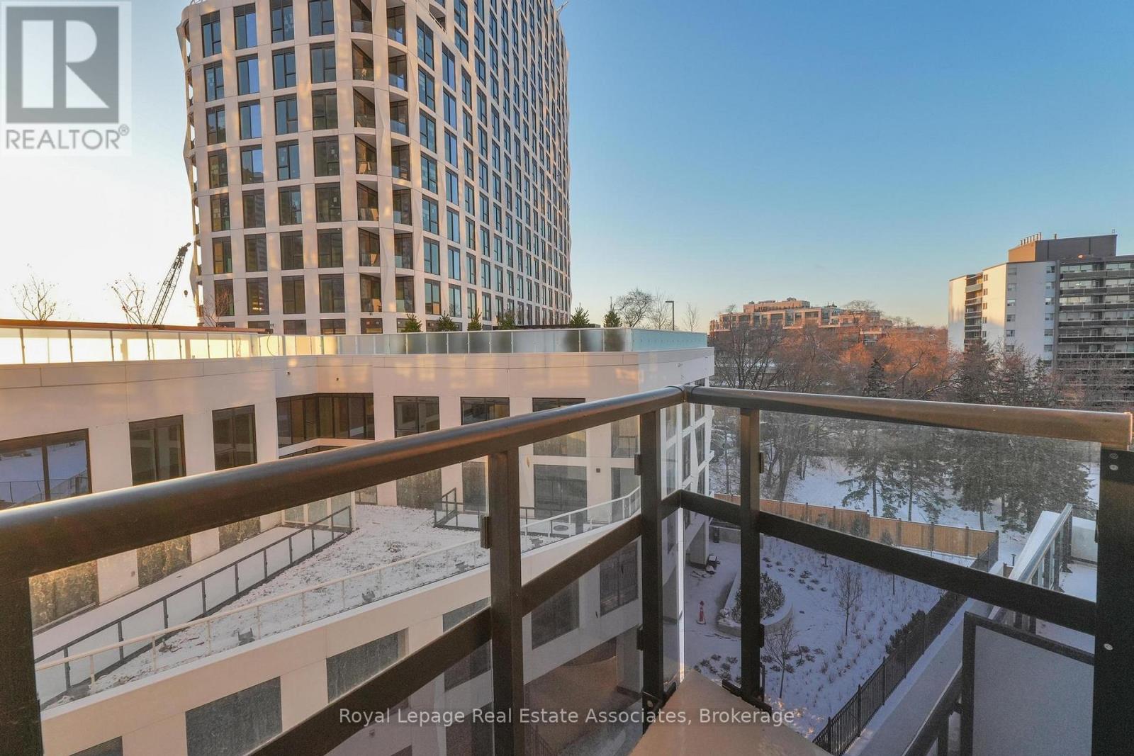 611 - 60 Central Park Roadway, Toronto, Ontario  M9A 3K1 - Photo 11 - W12599348