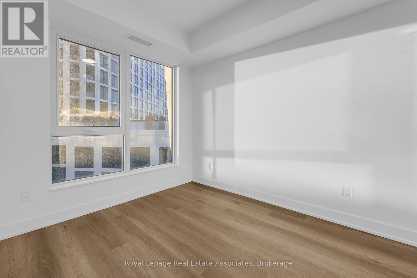 611 - 60 Central Park Roadway, Toronto, Ontario  M9A 3K1 - Photo 12 - W12599348