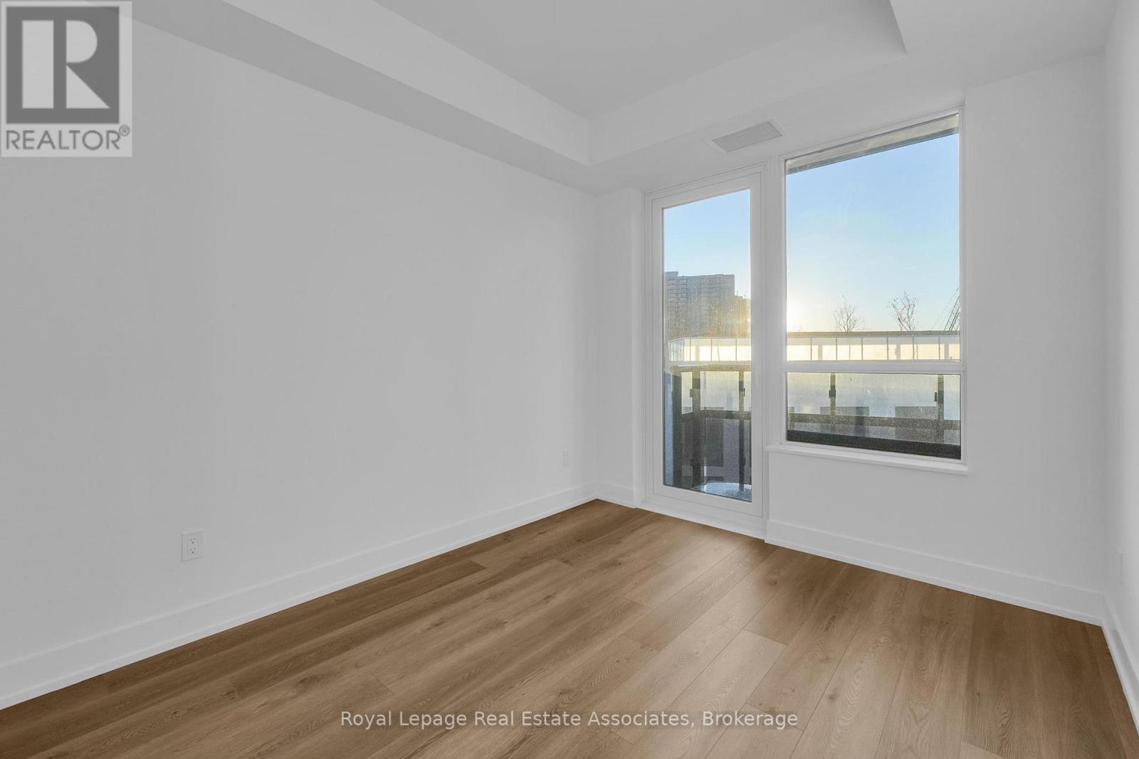 611 - 60 Central Park Roadway, Toronto, Ontario  M9A 3K1 - Photo 6 - W12599348