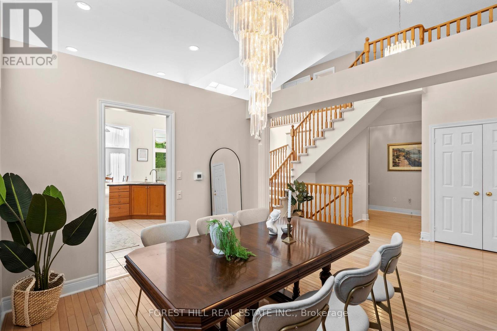 2210 Tiger Road, Burlington, Ontario  L7M 4W9 - Photo 10 - W12599382