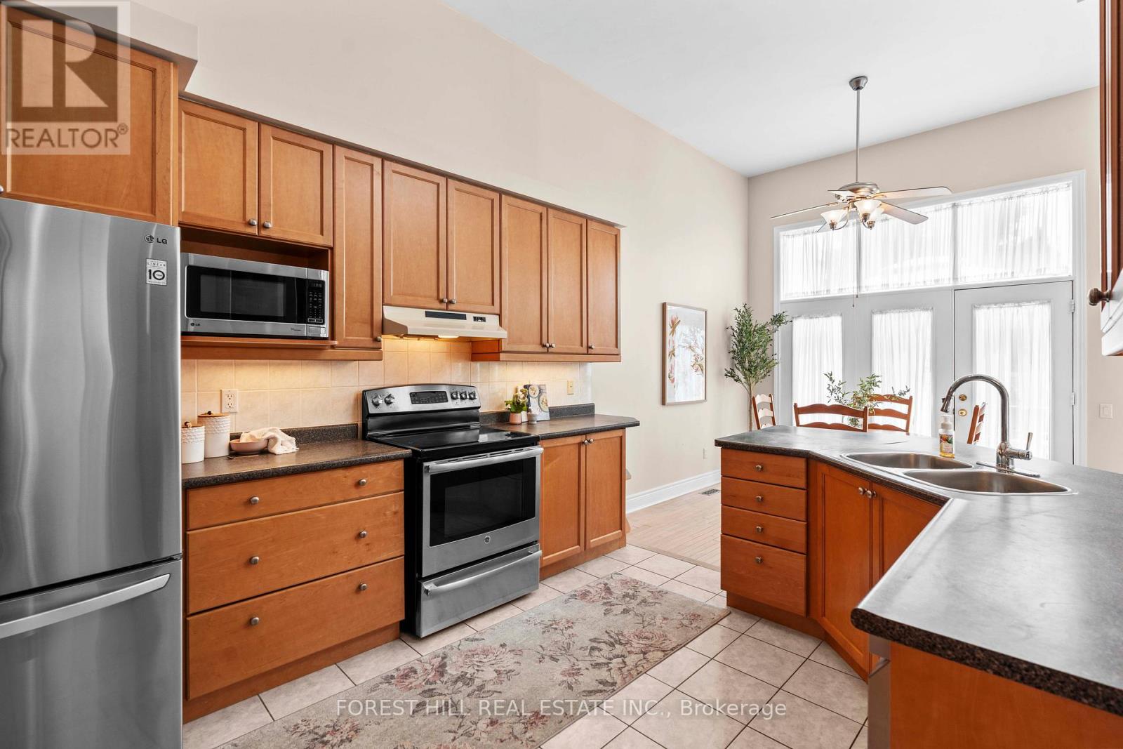 2210 Tiger Road, Burlington, Ontario  L7M 4W9 - Photo 11 - W12599382