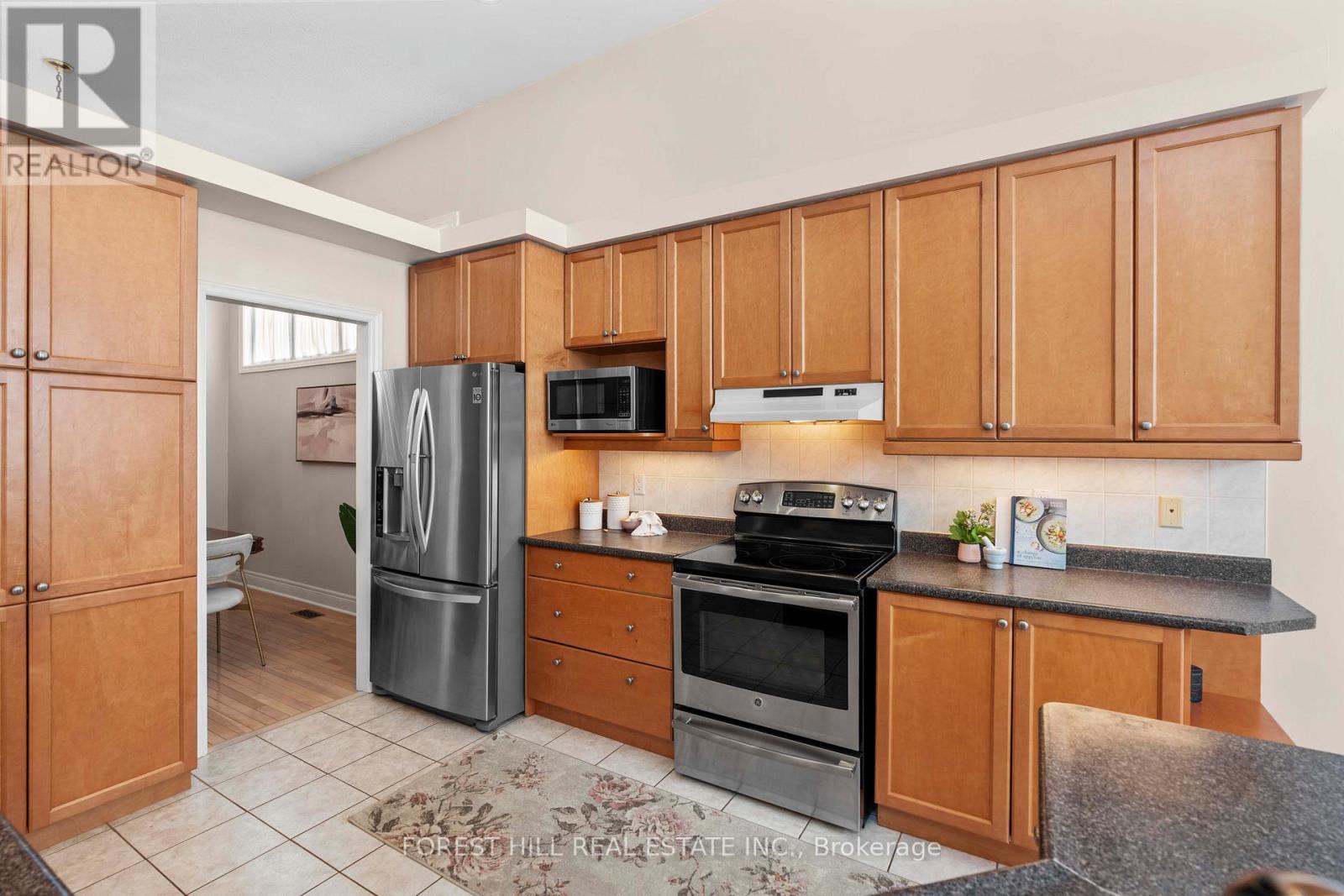 2210 Tiger Road, Burlington, Ontario  L7M 4W9 - Photo 14 - W12599382