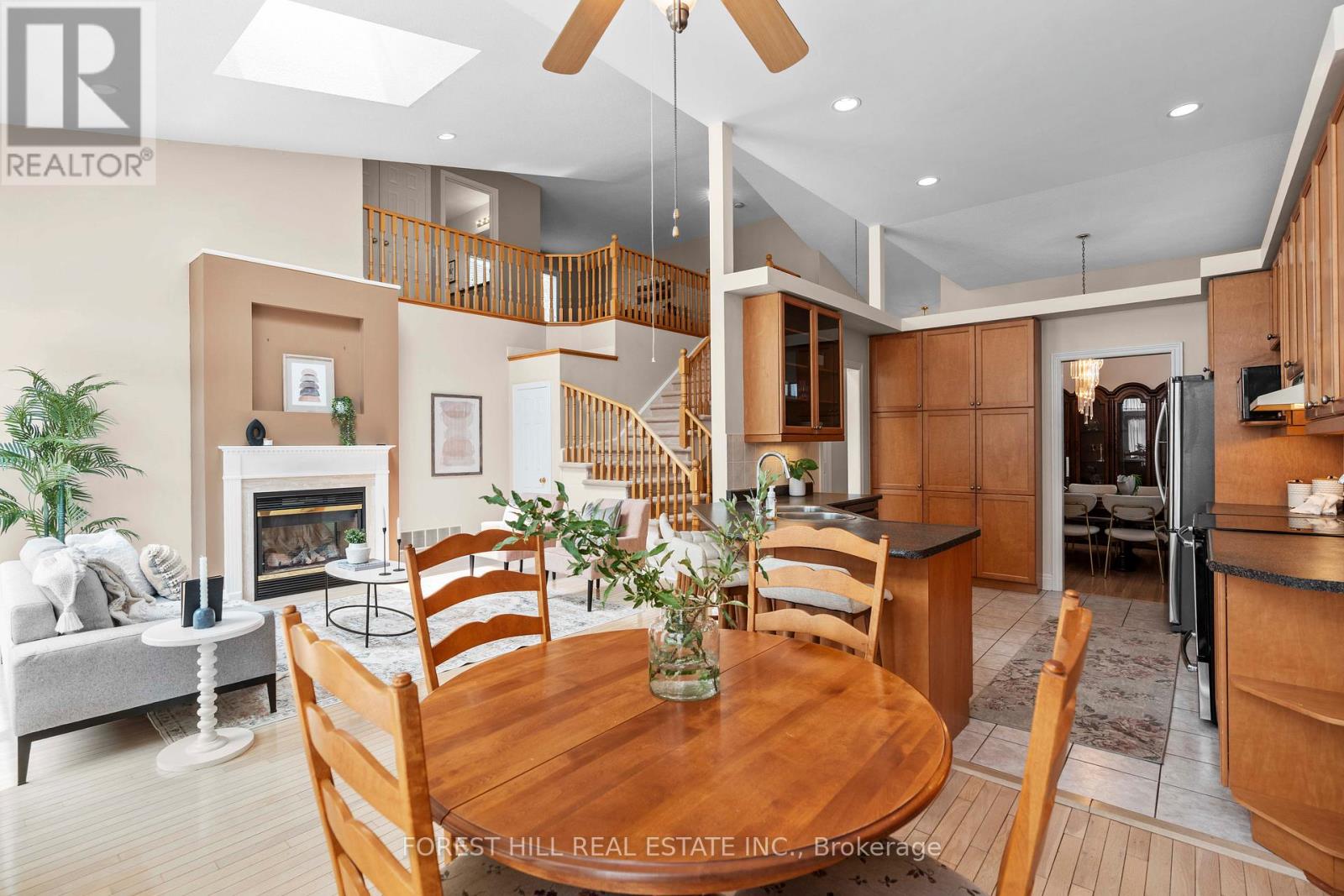 2210 Tiger Road, Burlington, Ontario  L7M 4W9 - Photo 15 - W12599382