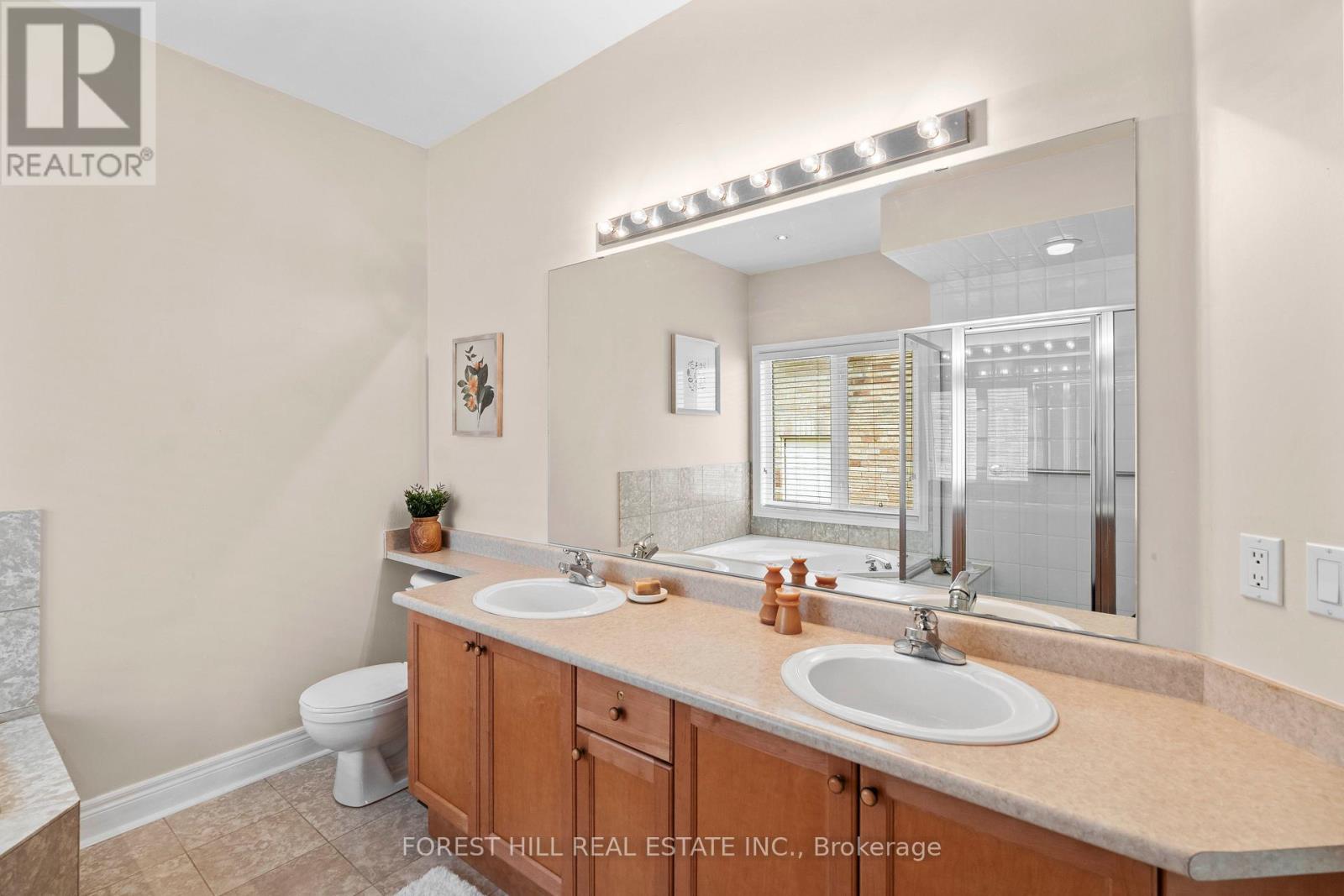 2210 Tiger Road, Burlington, Ontario  L7M 4W9 - Photo 22 - W12599382