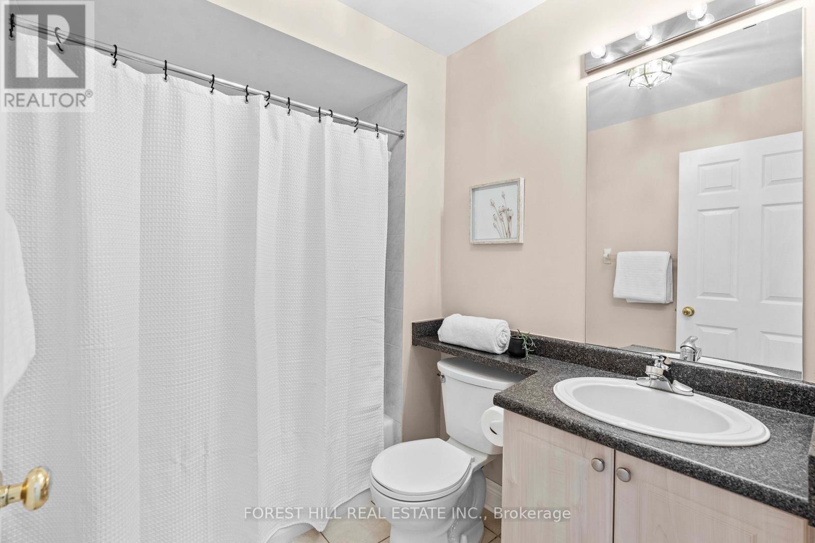 2210 Tiger Road, Burlington, Ontario  L7M 4W9 - Photo 7 - W12599382