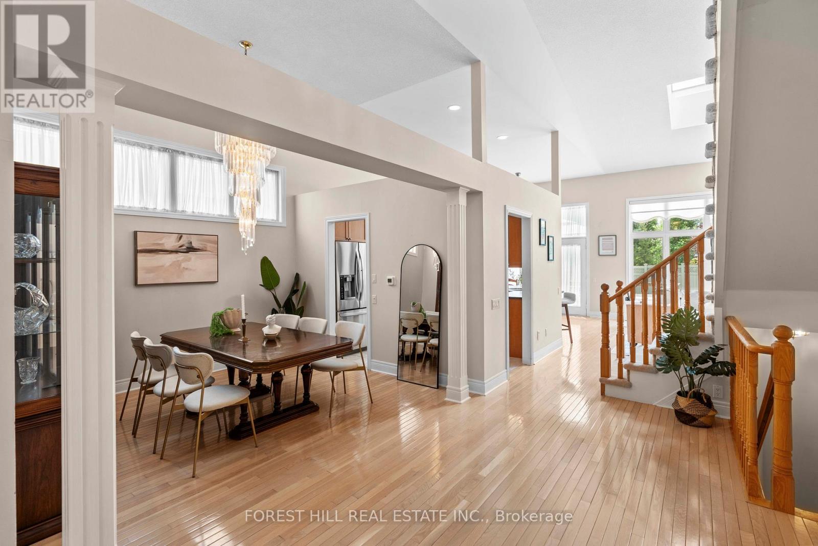 2210 Tiger Road, Burlington, Ontario  L7M 4W9 - Photo 8 - W12599382