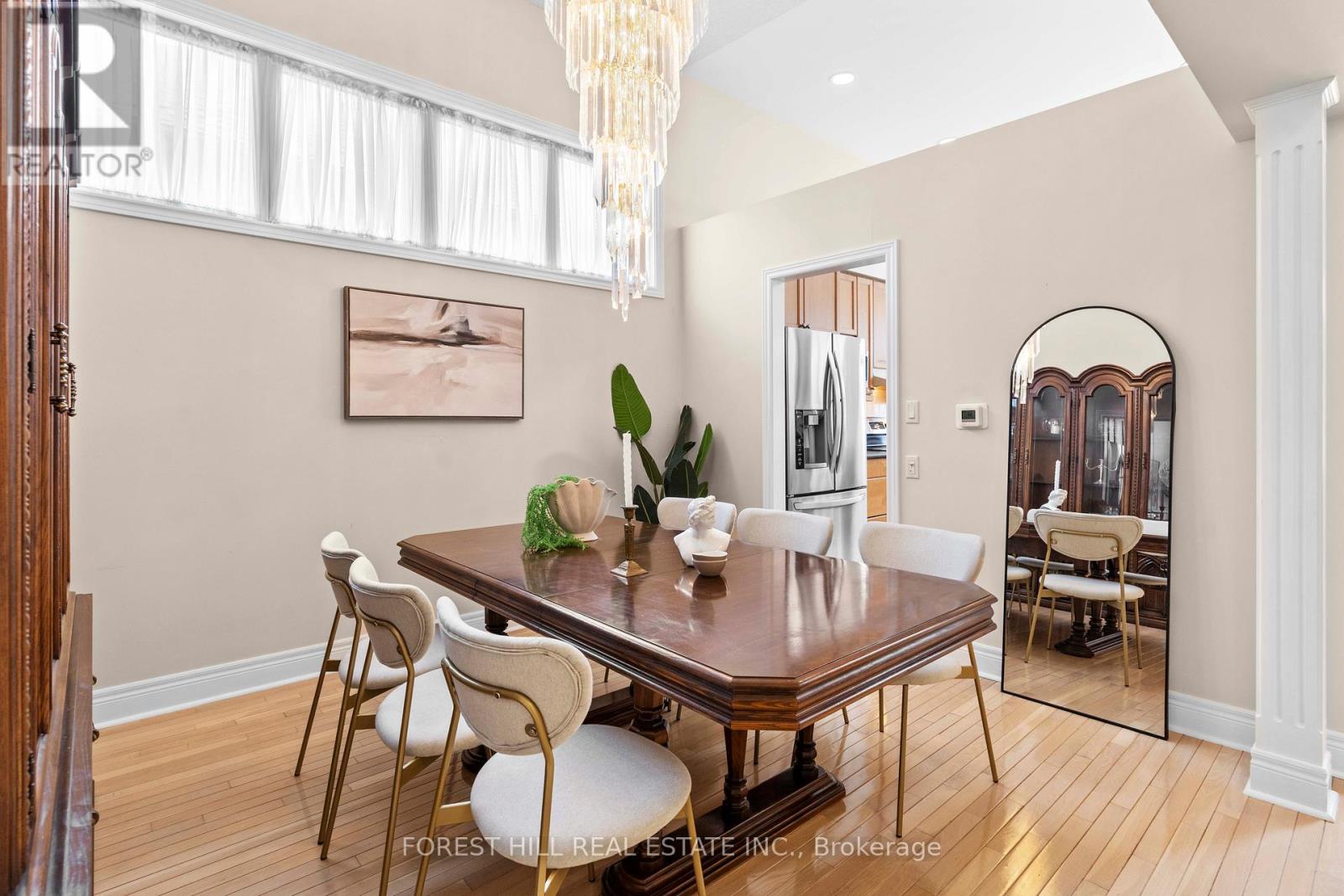 2210 Tiger Road, Burlington, Ontario  L7M 4W9 - Photo 9 - W12599382