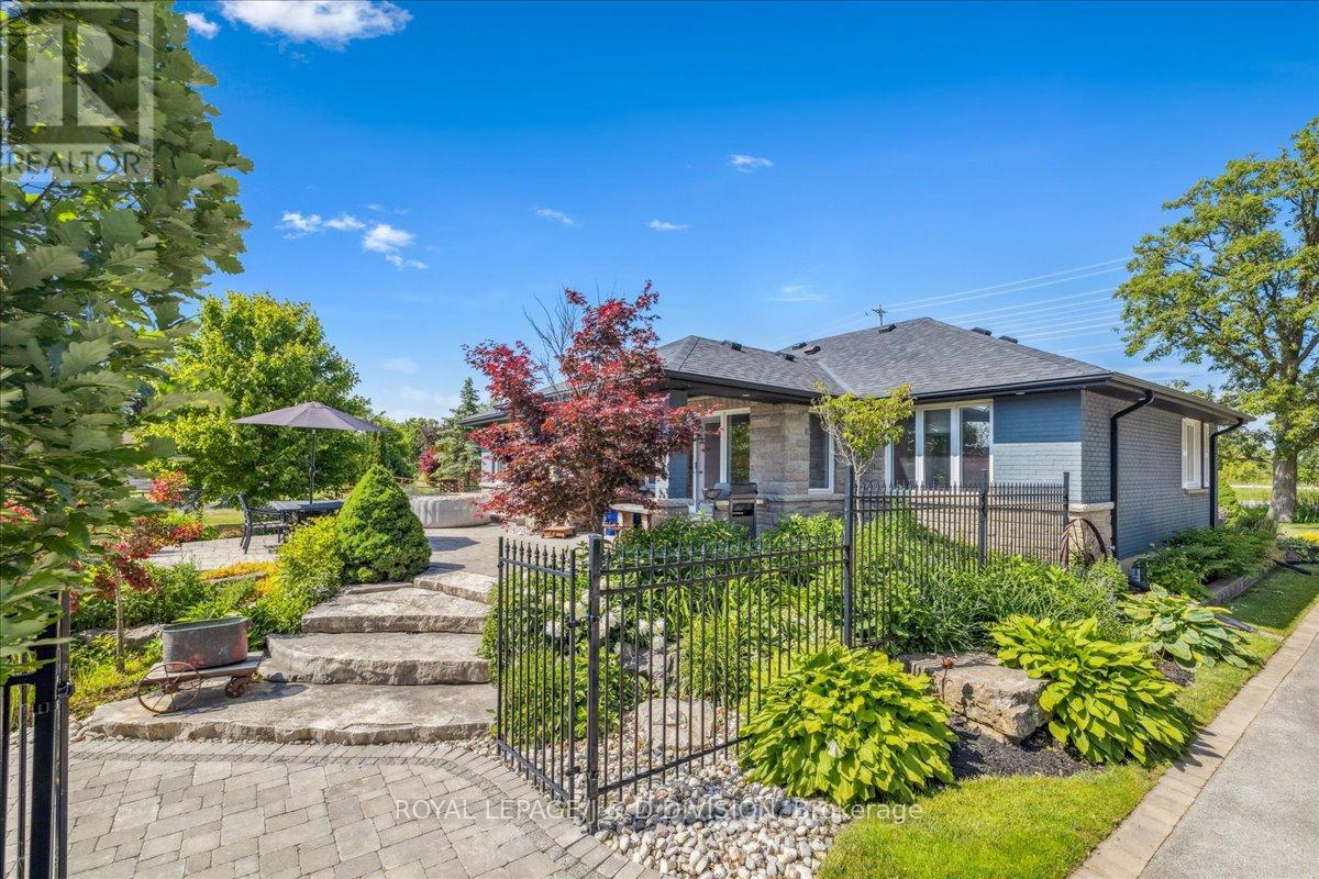 4402 Tremaine Road, Milton, Ontario  L9T 2Y1 - Photo 5 - W12460853