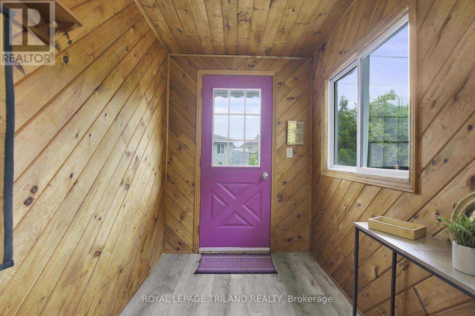 209 Water Street, Lucan Biddulph, Ontario  N0M 2J0 - Photo 2 - X12599454