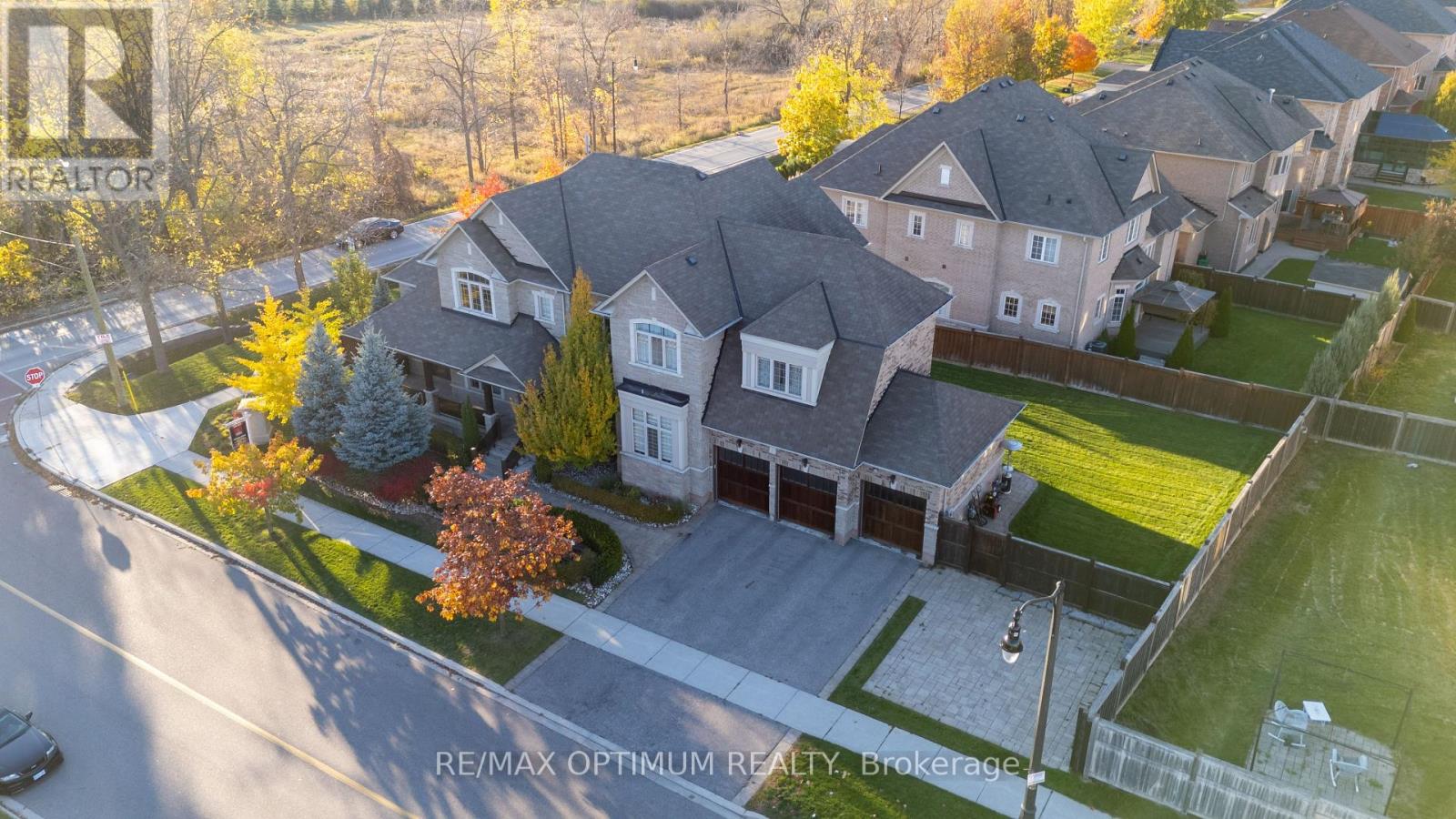 2 BERKWOOD HOLLOW, Brampton, Ontario