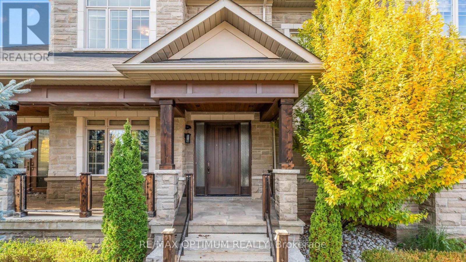 2 Berkwood Hollow, Brampton, Ontario  L6Y 0G8 - Photo 5 - W12502352