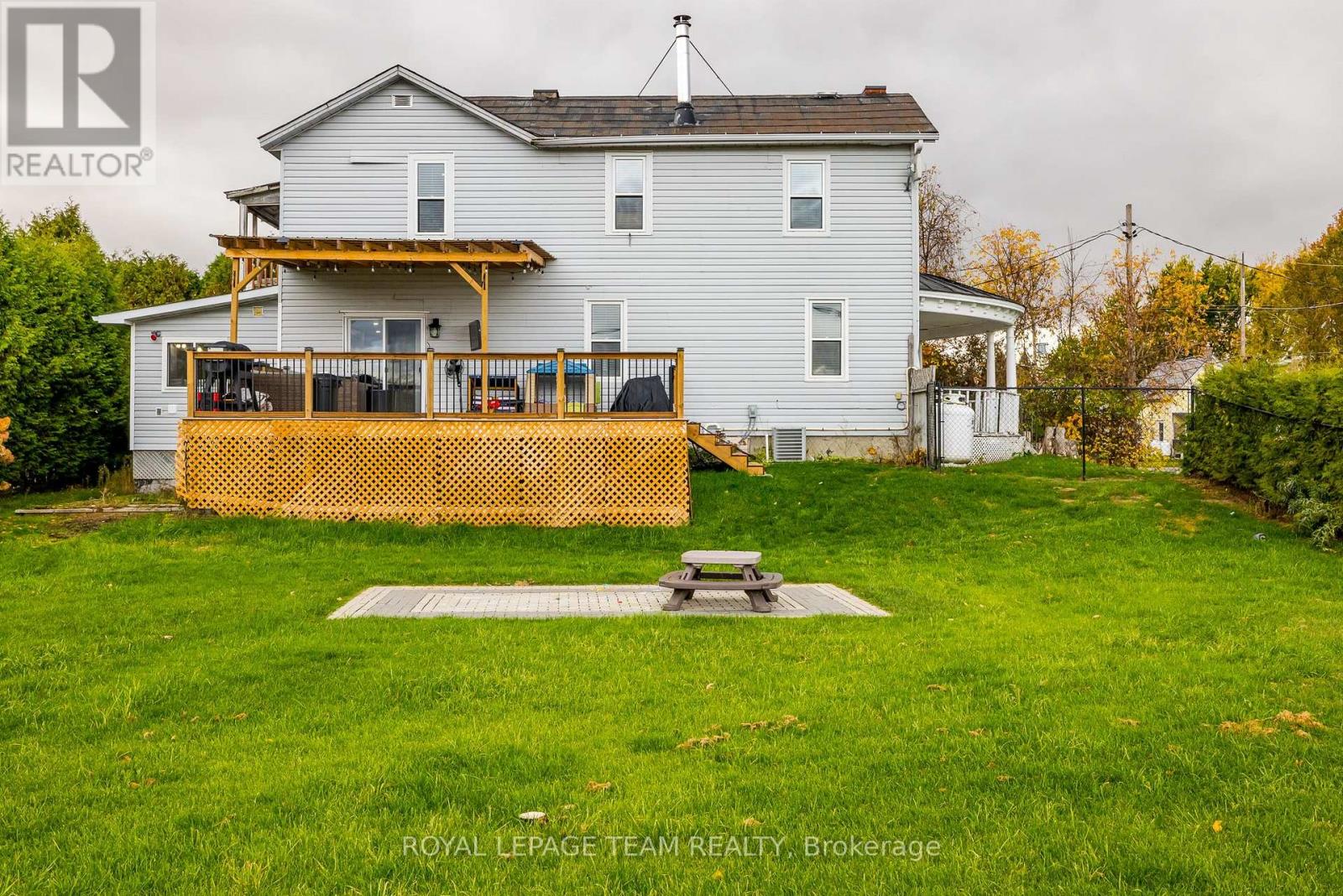 10528 Van Allen Road, North Dundas, Ontario  K0E 1S0 - Photo 2 - X12599434