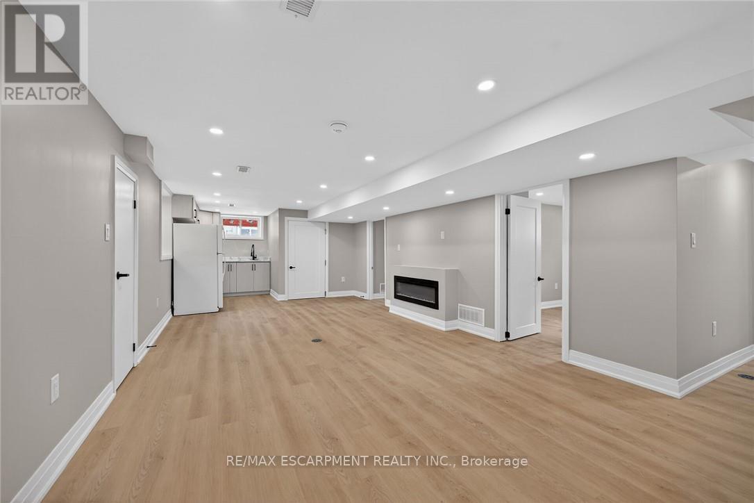 84 Blanmora Drive, Hamilton, Ontario  L8G 2A8 - Photo 18 - X12599306