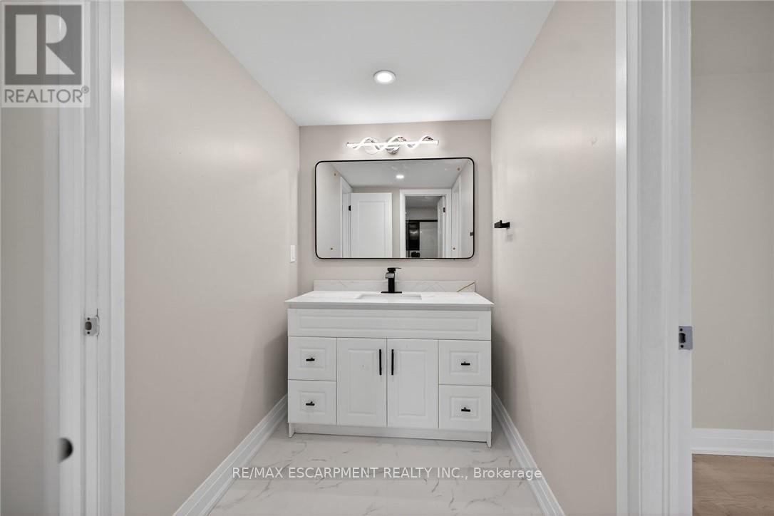 84 Blanmora Drive, Hamilton, Ontario  L8G 2A8 - Photo 25 - X12599306