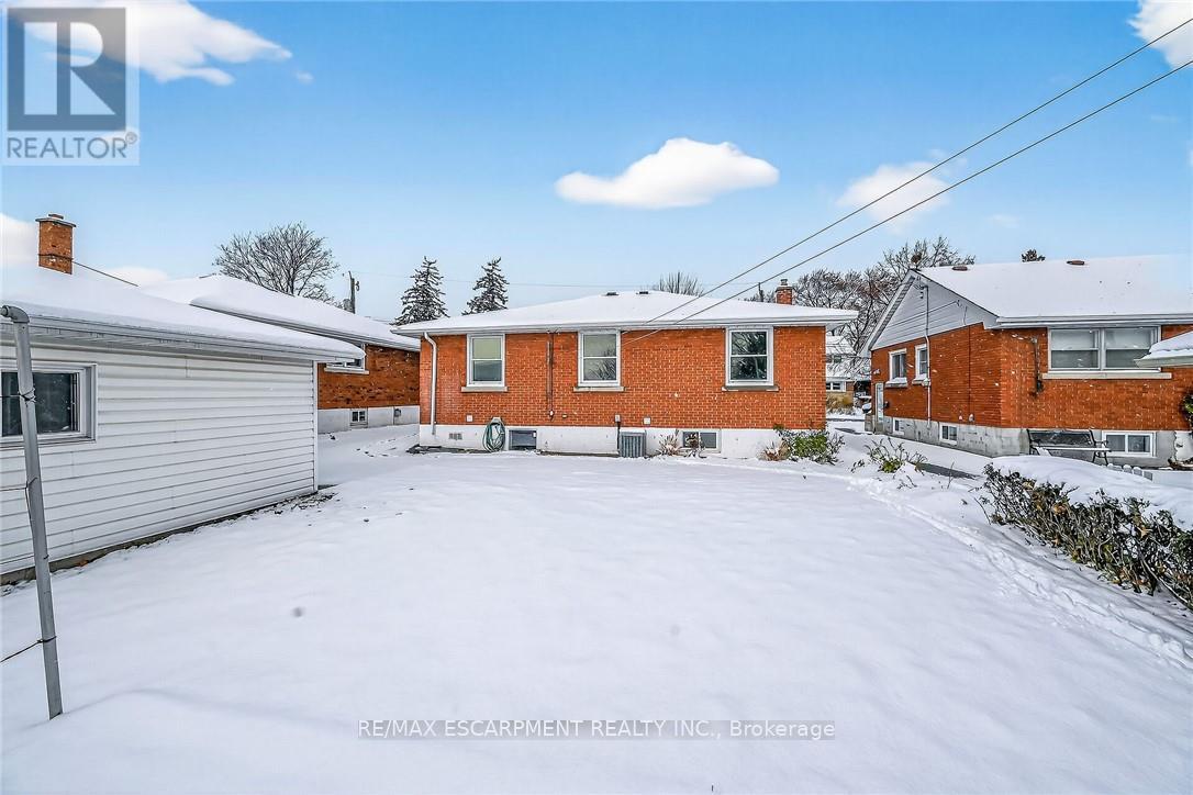 84 Blanmora Drive, Hamilton, Ontario  L8G 2A8 - Photo 31 - X12599306