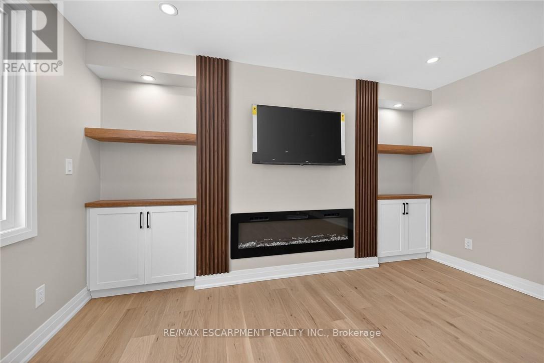 84 Blanmora Drive, Hamilton, Ontario  L8G 2A8 - Photo 9 - X12599306